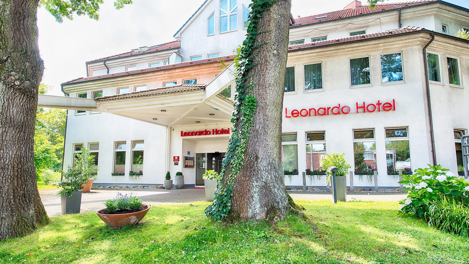 Leonardo Hotel Hamburg Airport 4*,