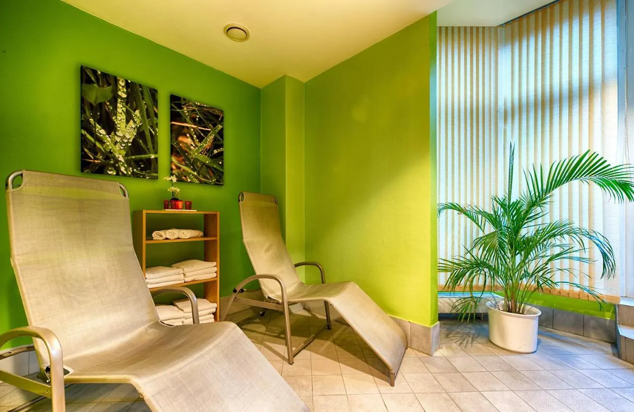 Leonardo Hotel Hamburg Airport 4*,