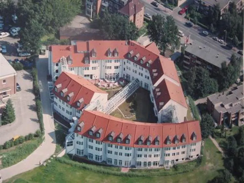 Leonardo Hotel Hamburg Airport 4*,