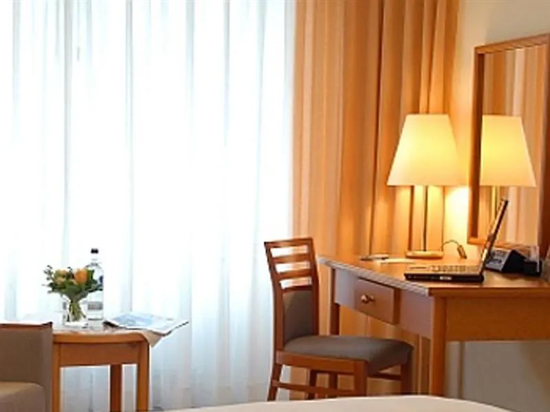 ****  Leonardo Hotel Hamburg Airport Alemania