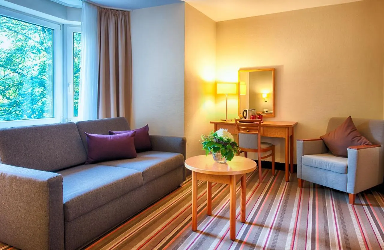 Leonardo Hotel Hamburg Airport 4*,